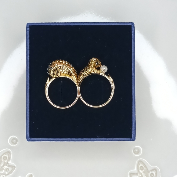 Swarovski Double Ring March Squirrel Motif Ring